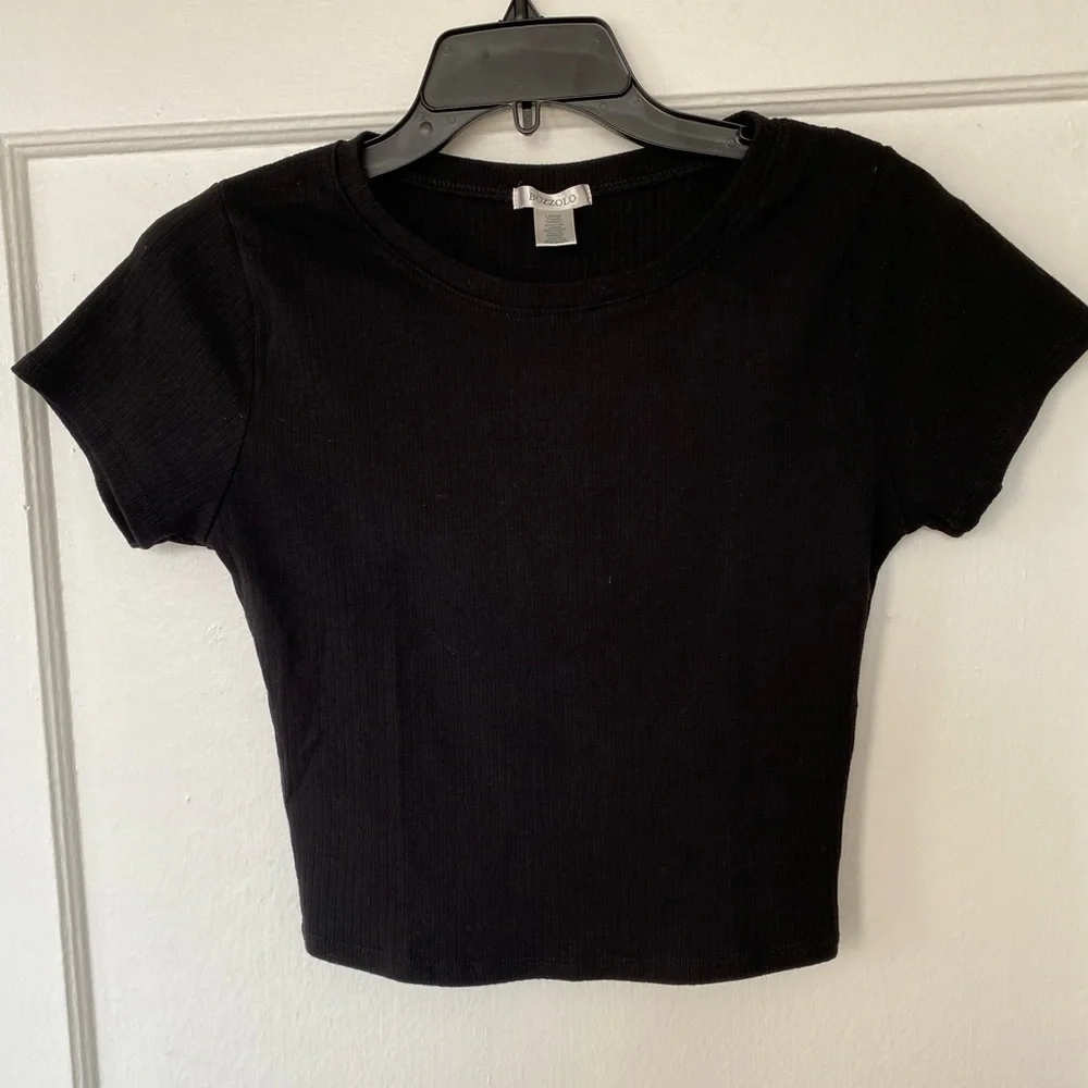 Simple Ribbed Crop Tee - Picture 3 of 5